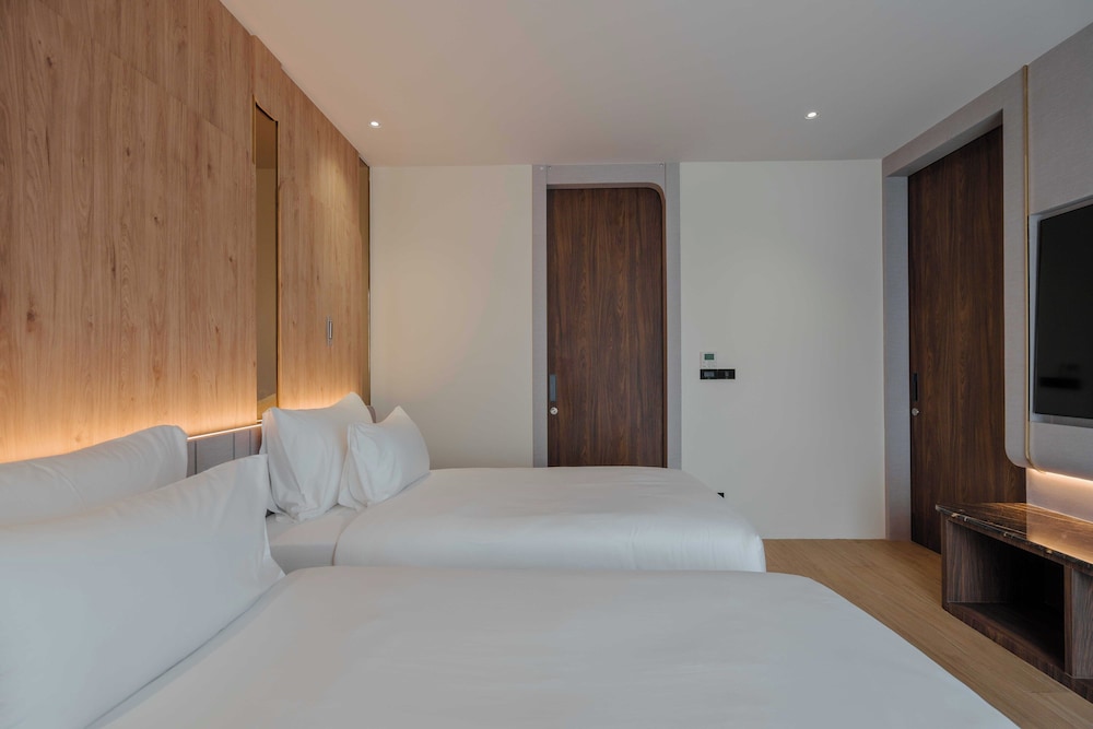 Private Pool Villa with Onsen - Photo 25