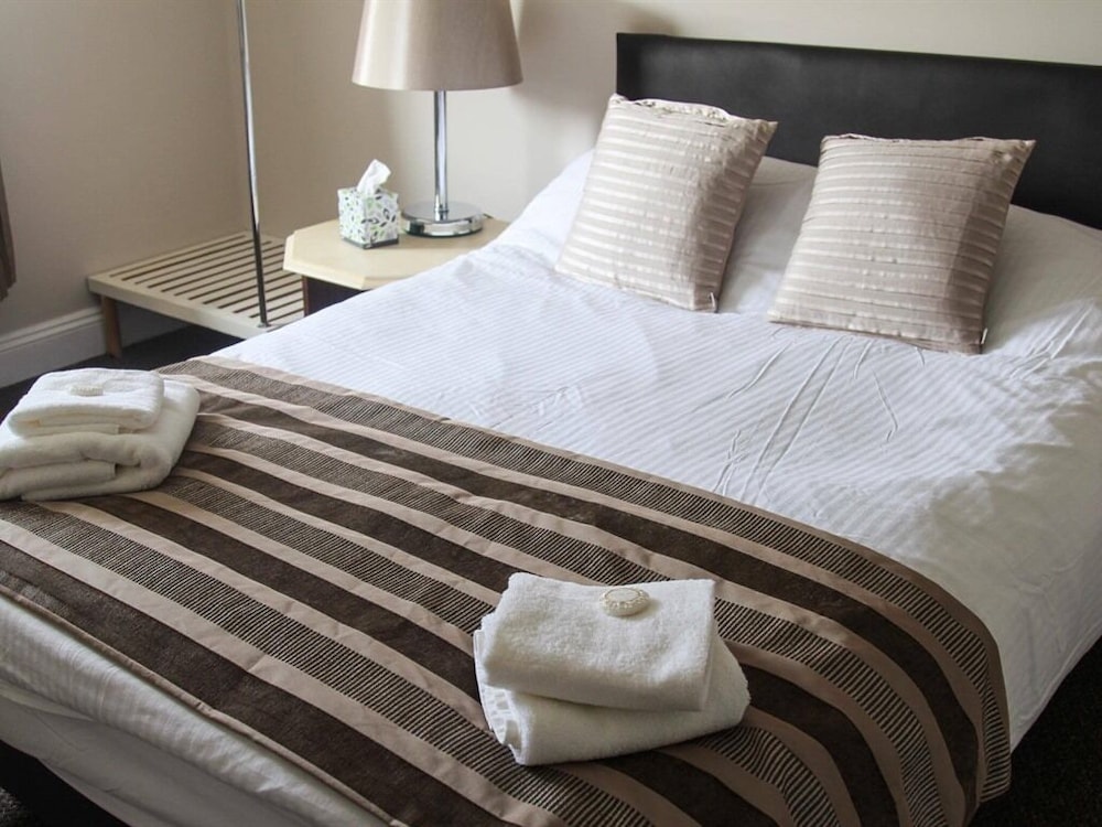 Standard Double Room, Ensuite photo 3