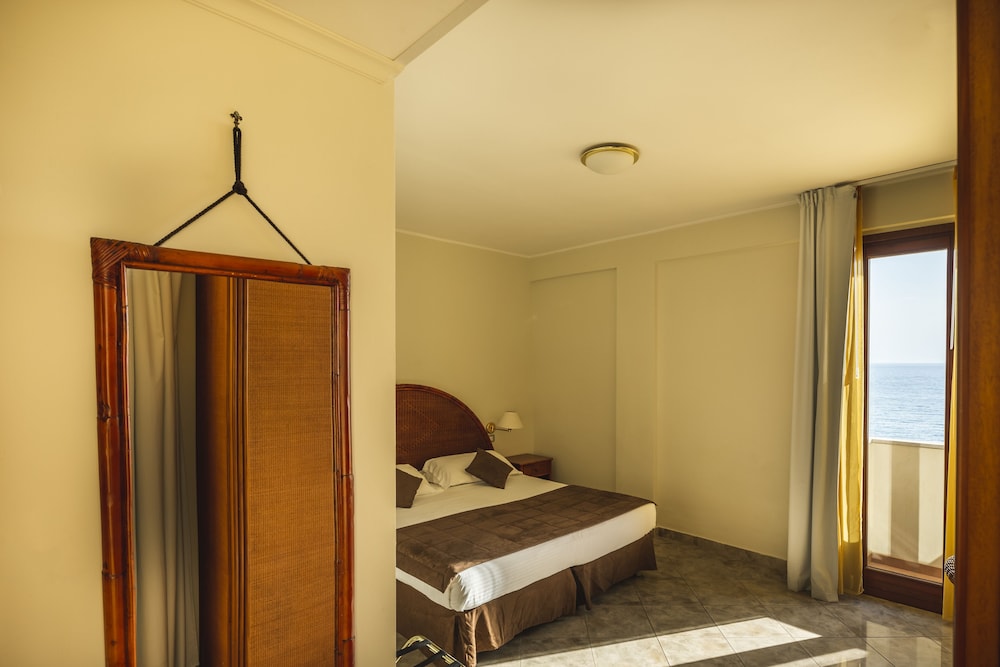 Superior Room, 1 Queen Bed