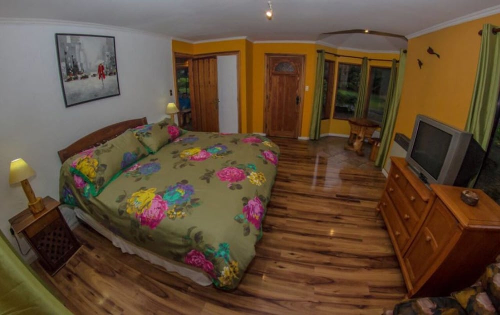 Standard Cabin, 3 Bedrooms, 2 Bathrooms photo 3