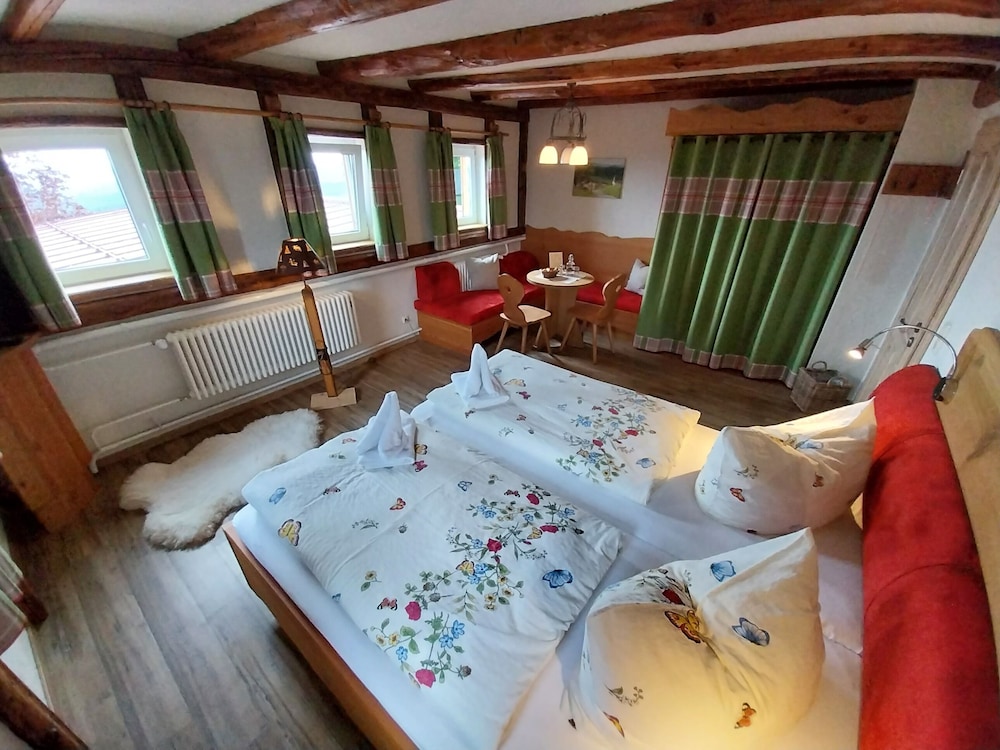 Family Double Room, Non Smoking, Mountain View photo 1