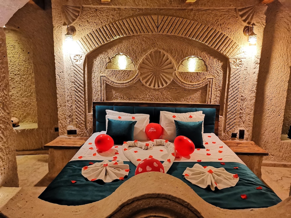 Royal Cave Suite - Photo 9