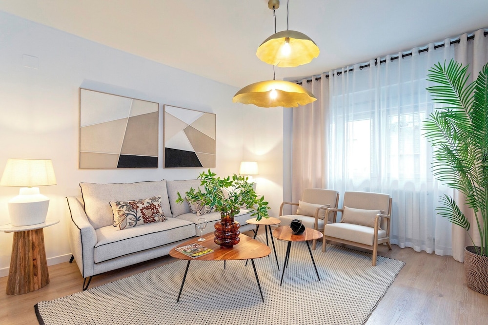 Apartment (3 Bedrooms)