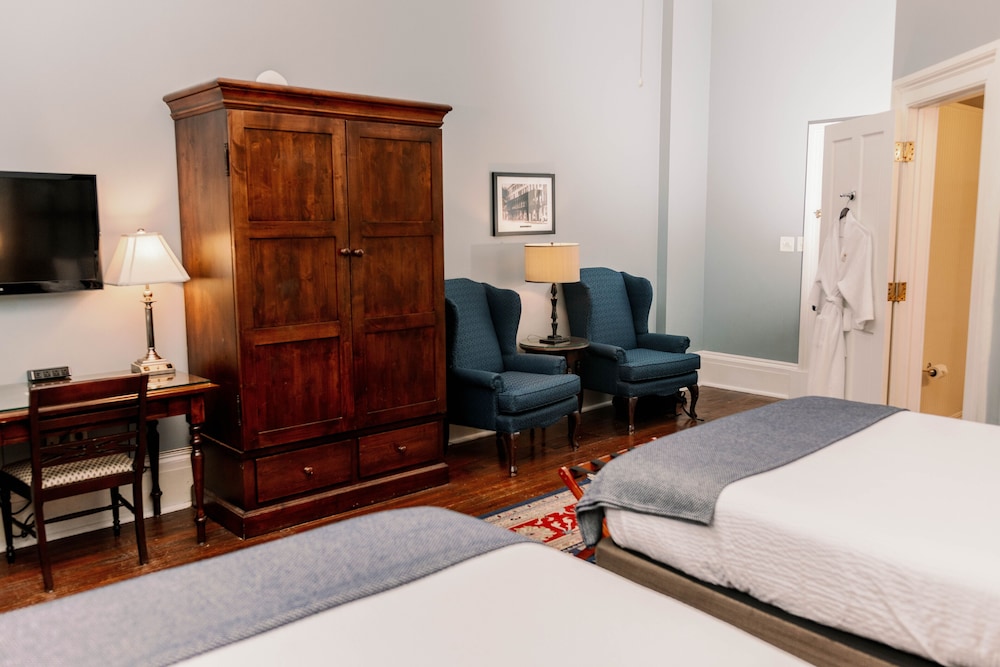Superior Double Room, 2 Queen Beds photo 3