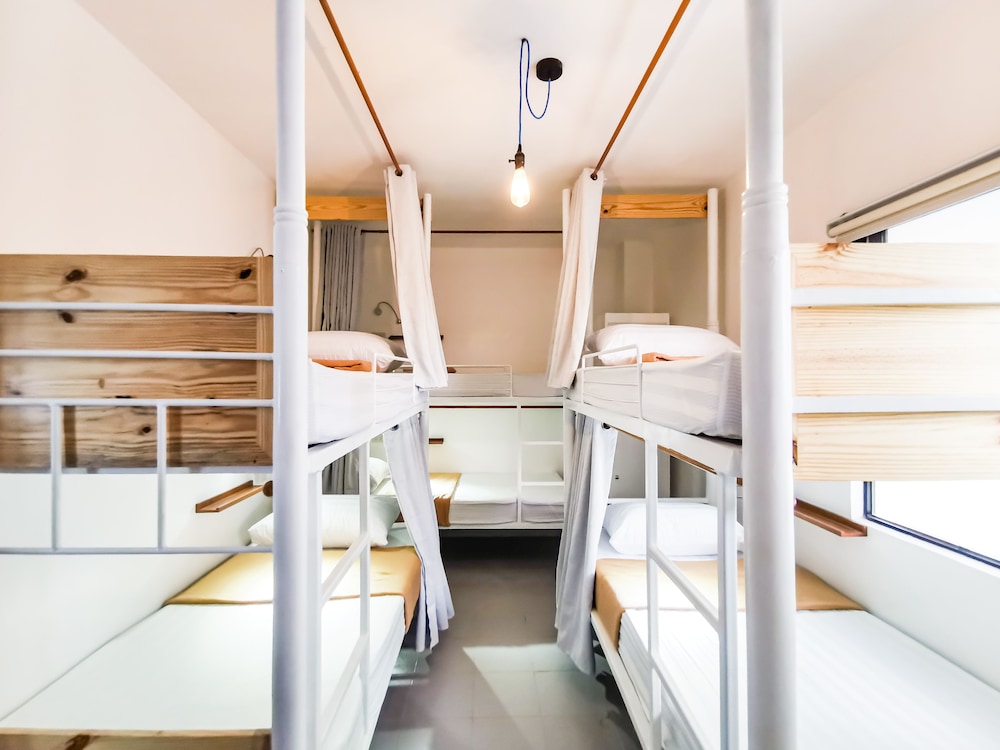 Bed in 6-Bed Mixed Dormitory Room photo 1
