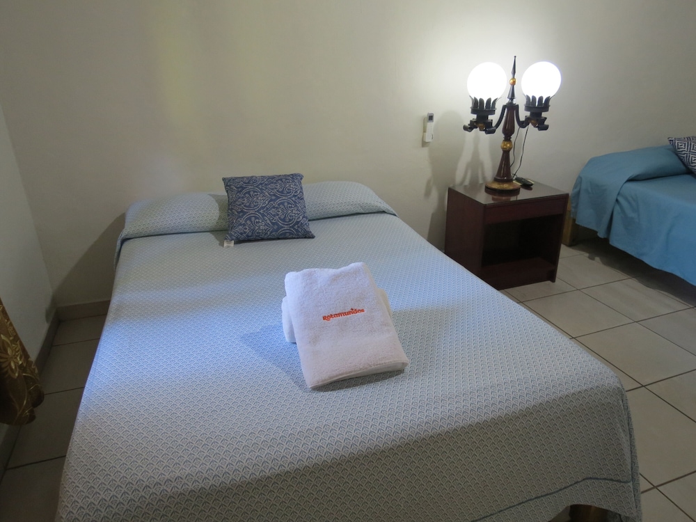 Standard Quadruple Room - Photo 8