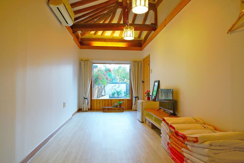 Traditional Room (Silver) photo 1