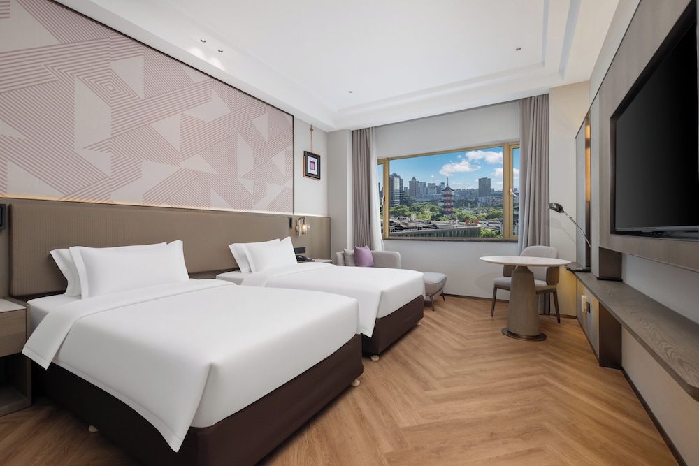 Standard Room, 2 Twin Beds, Non Smoking, City View - Photo 1