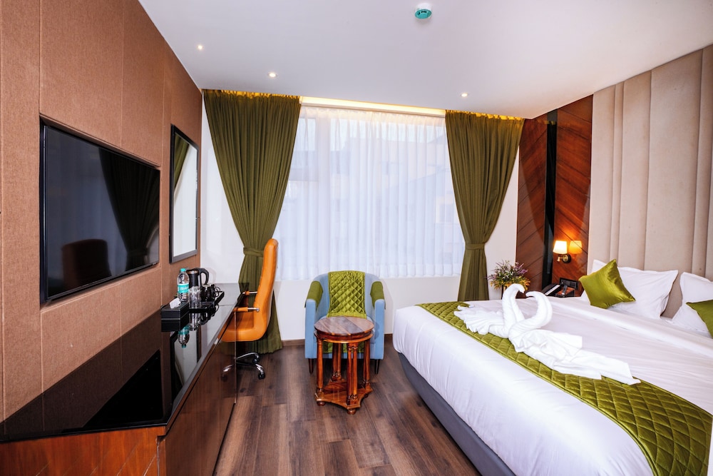 Executive Double Room, City View