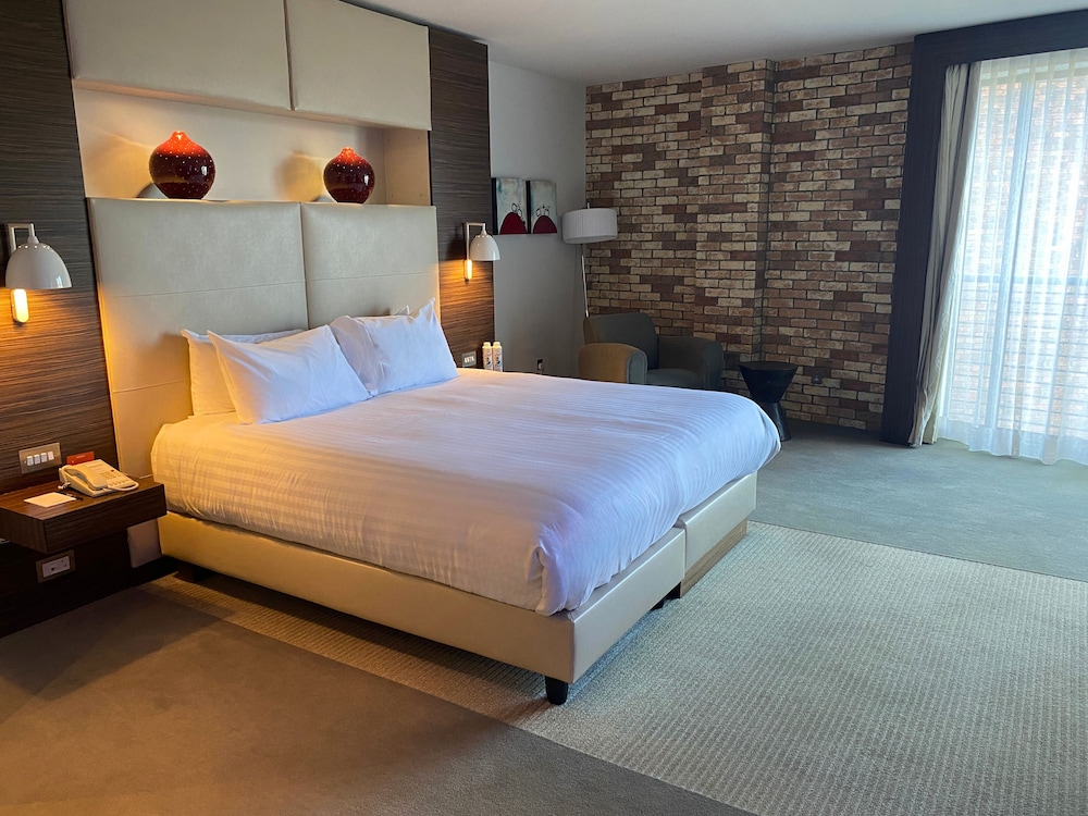 Double Accessible Room - Photo 1