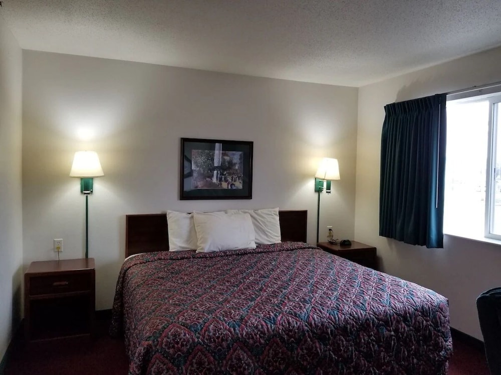 Room, 1 King Bed, Non Smoking photo 1