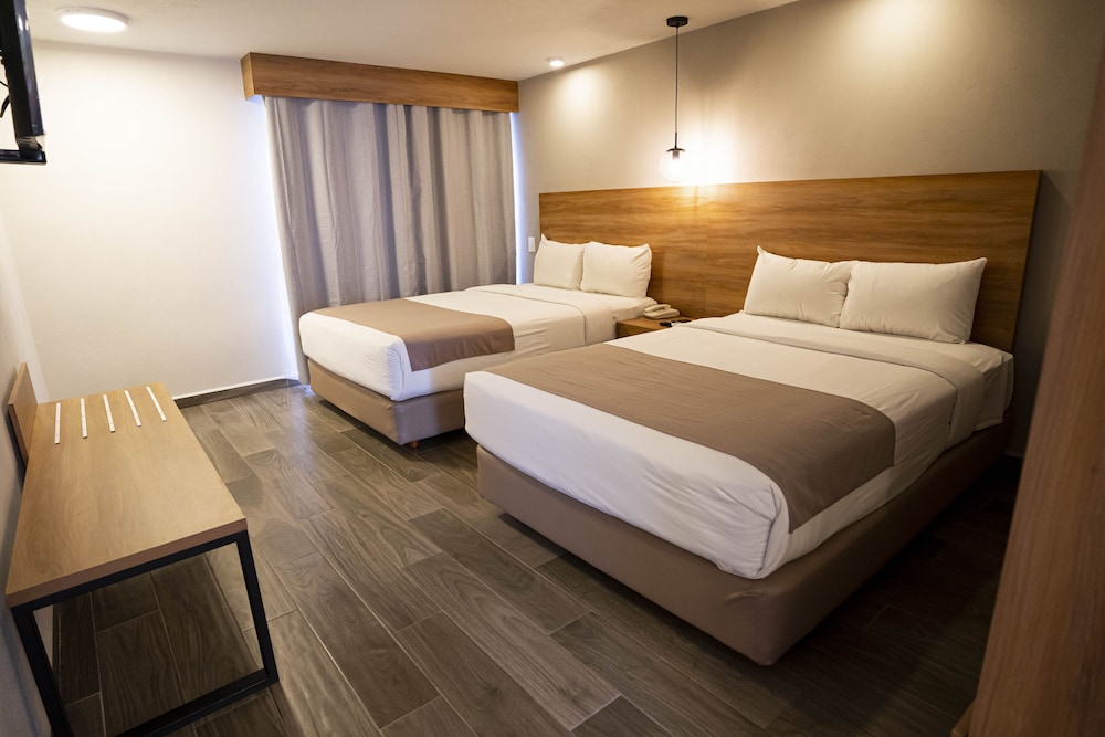 Standard Room, 2 Double Beds, Pool View photo 1