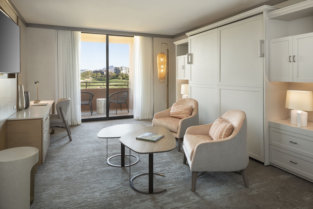 Suite, 1 King Bed, Golf View - Photo 1