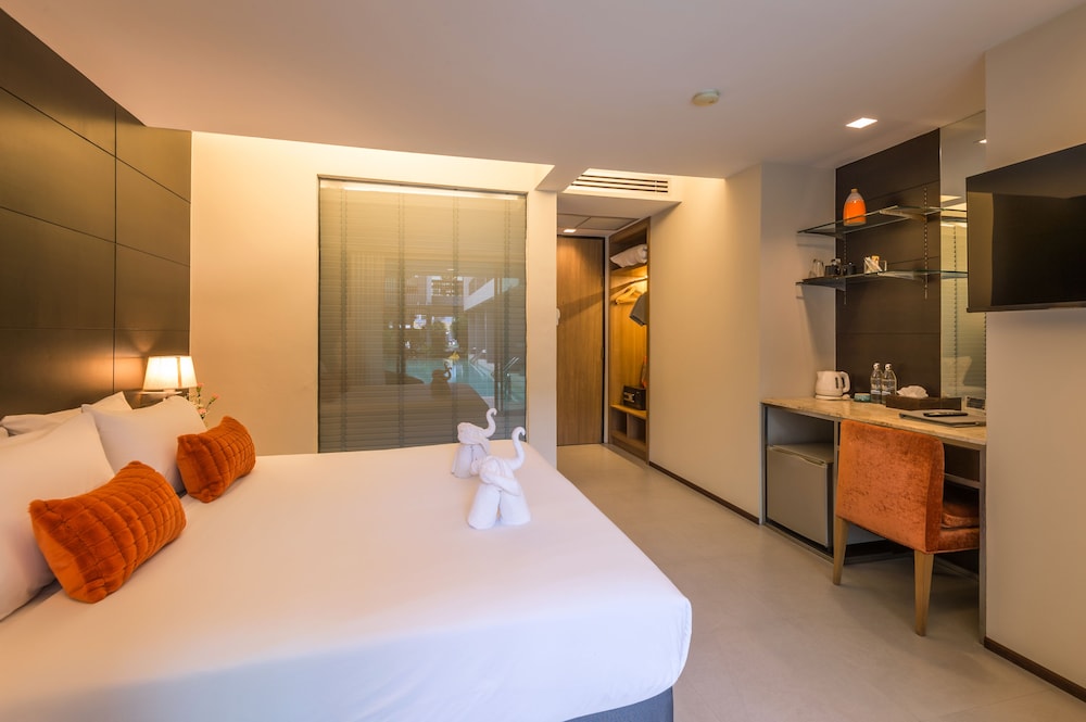 Deluxe Pool Access Room photo 3