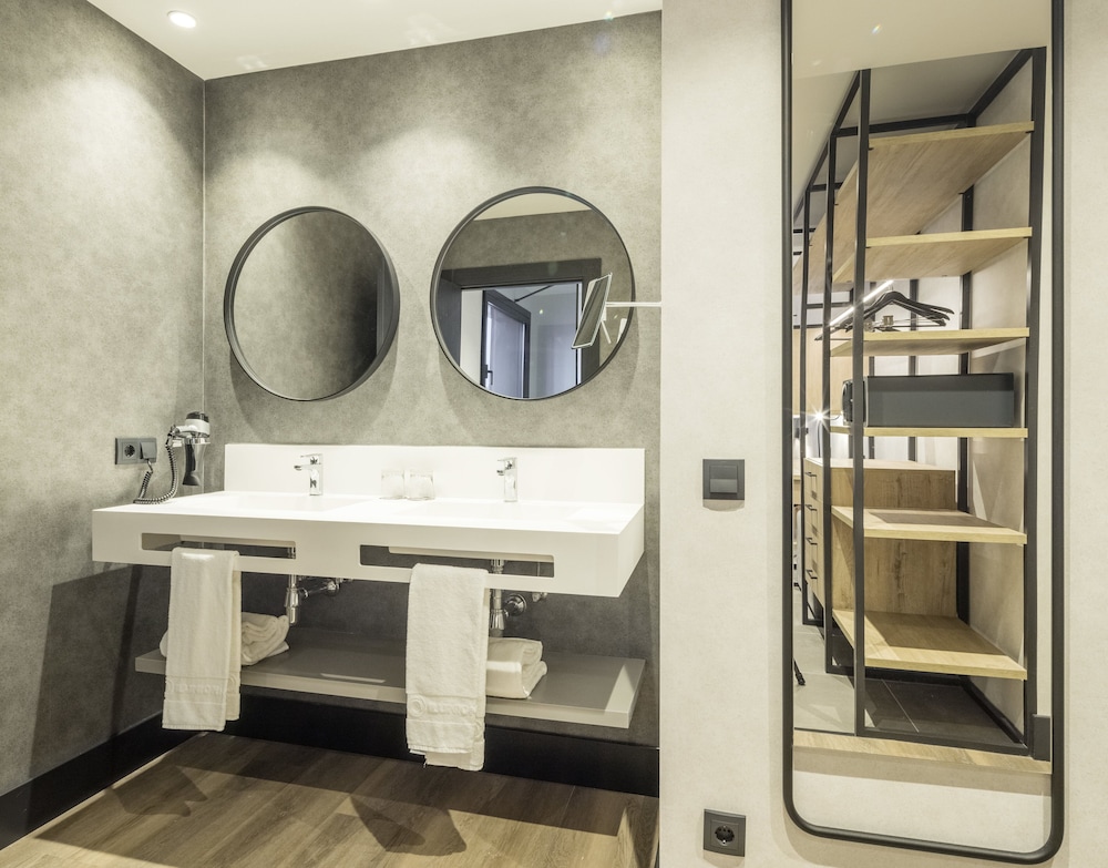 Junior Suite, City View - Photo 6