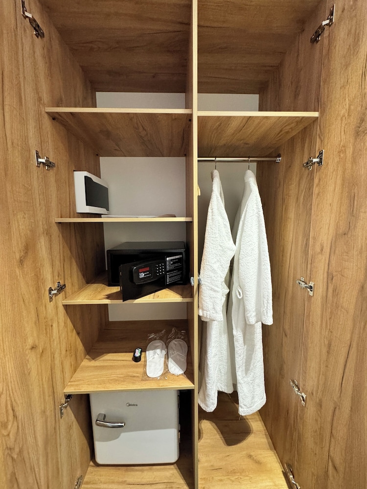 Deluxe Triple Room - Photo 6