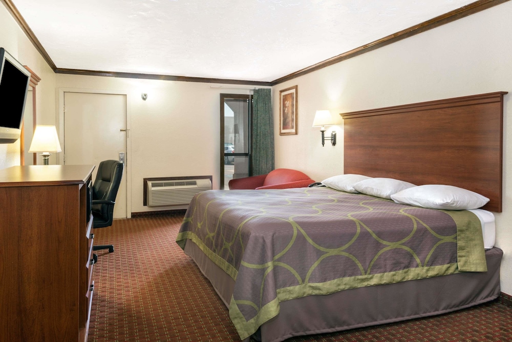 Room, Accessible photo 2