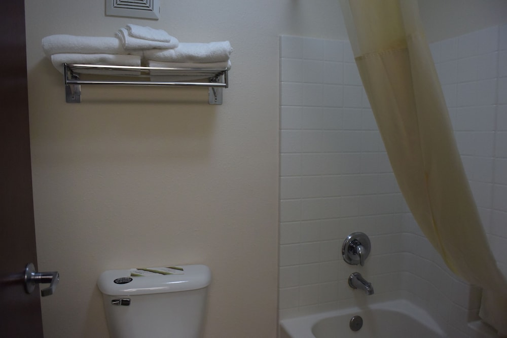 Standard Room, 1 King Bed - Photo 9