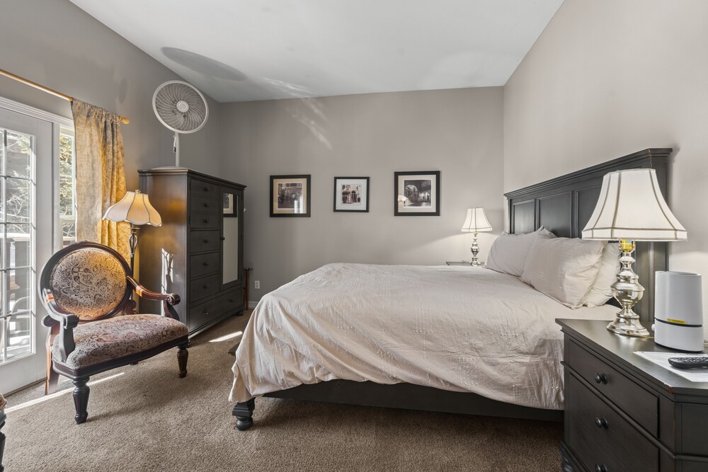 Suite, 1 King Bed (Suite 4)