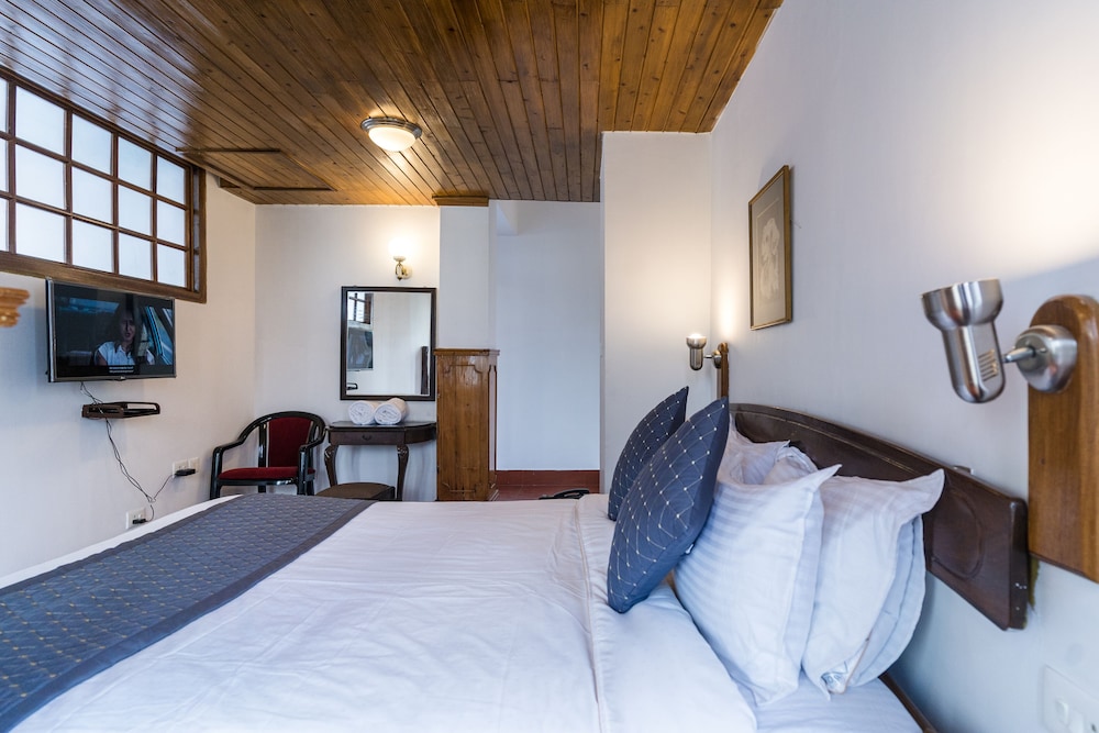 Executive Room - Photo 26