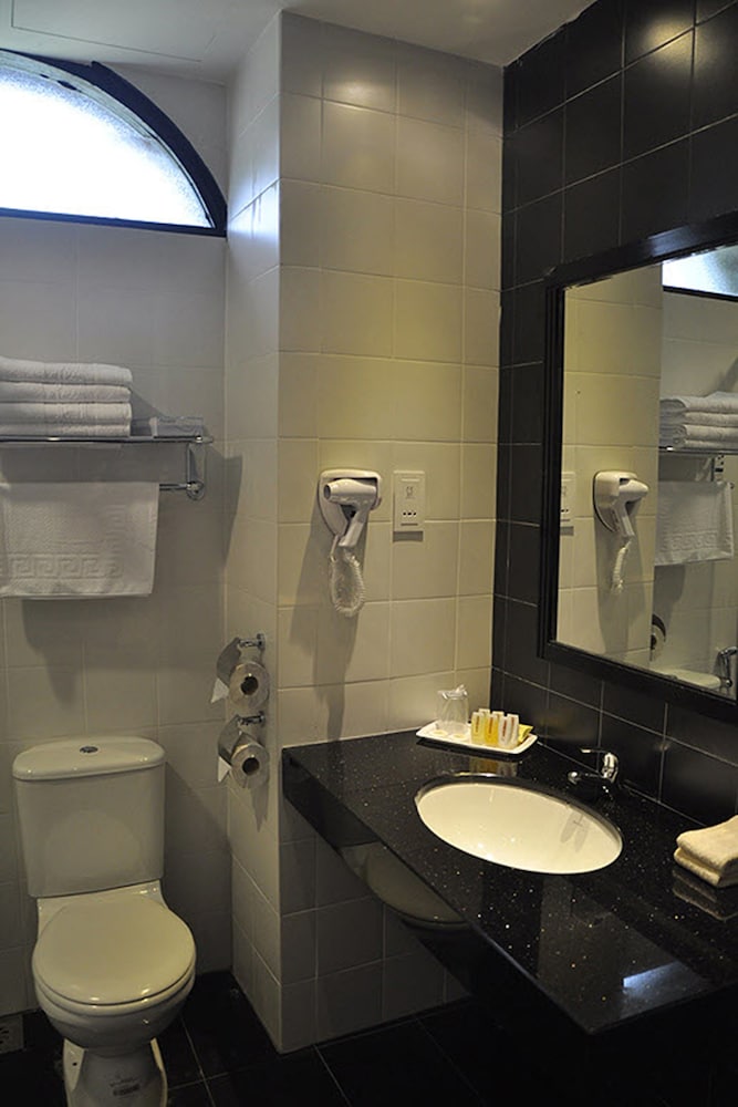 Fresno Family Suite - Photo 8