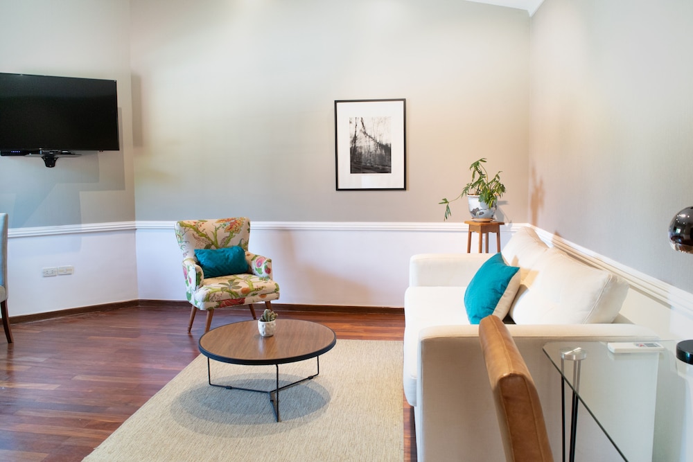 Superior Studio Suite, 1 King Bed with Sofa bed, Kitchenette, photo 6