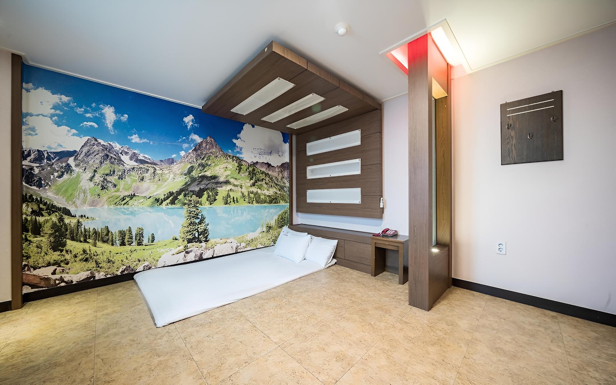 Room (General on stone (ocean view)) photo 1