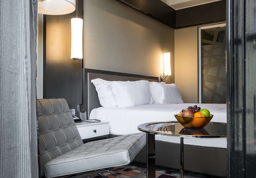 Superior Room, 1 King Bed, Non Smoking - Photo 3