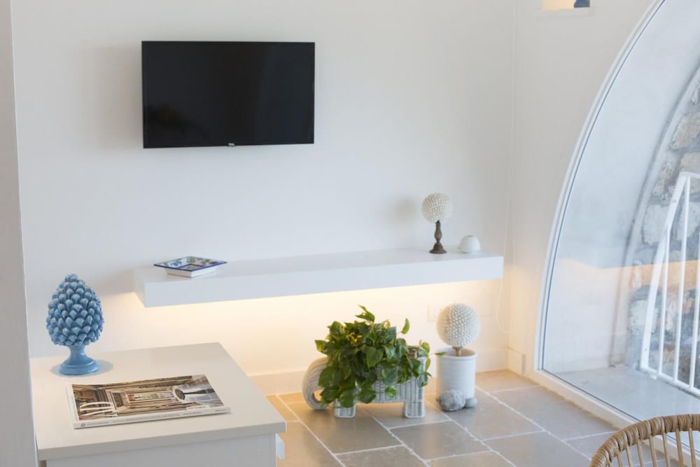 Apartment, Smoking
