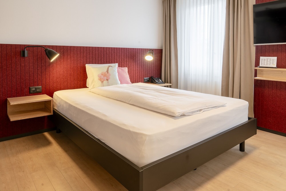 Economy Double Room (inkl. Ticket für den ÖPNV) - Photo 7
