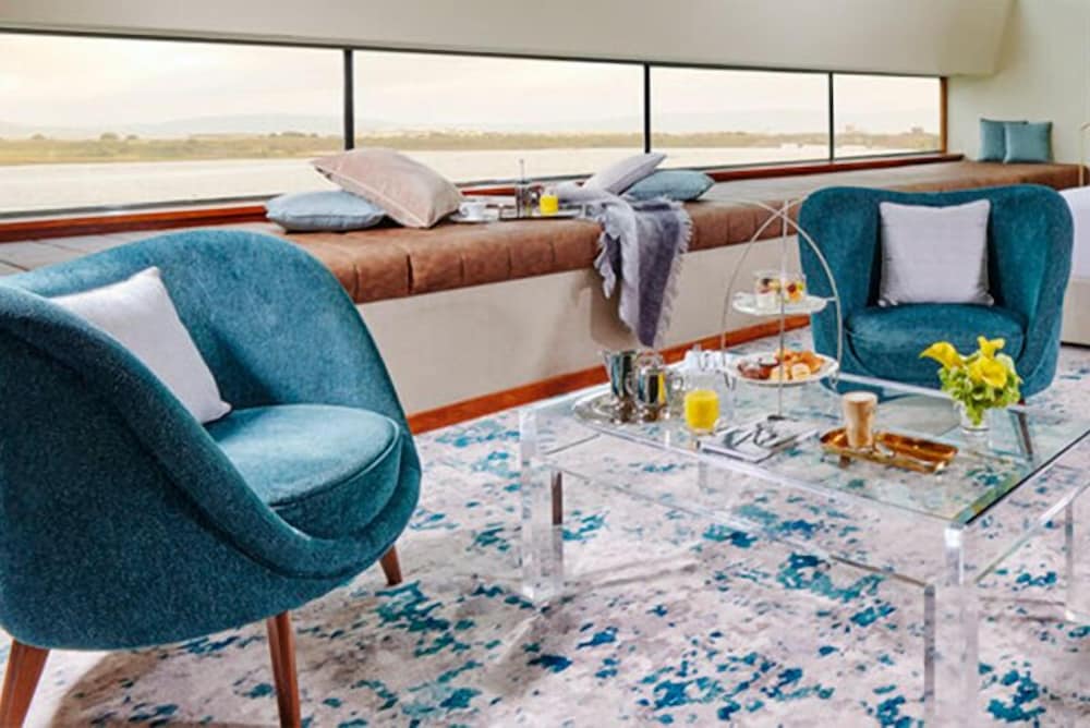 Junior Suite with View - Photo 3