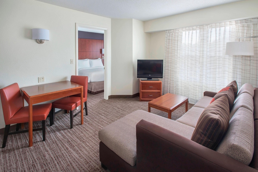 Suite, 1 Bedroom - Photo 1
