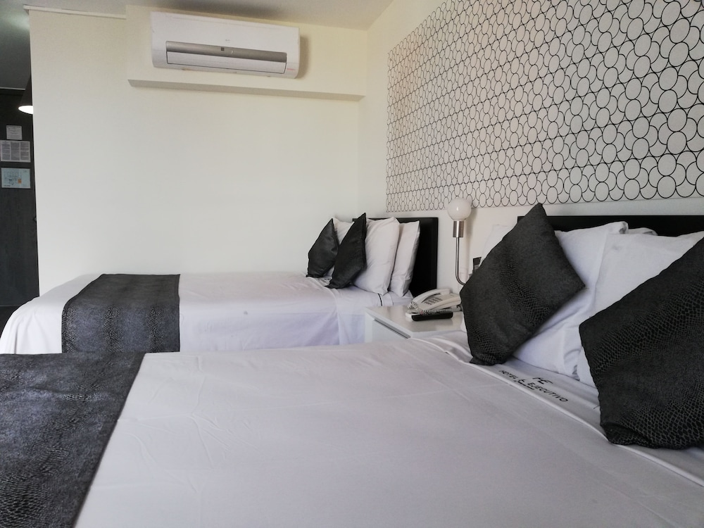 Basic Room, 2 Double Beds - Photo 2