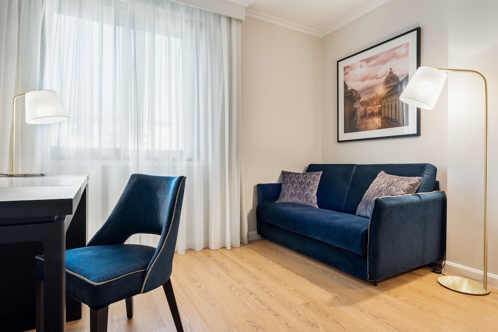 Twin Room (3 Adults)