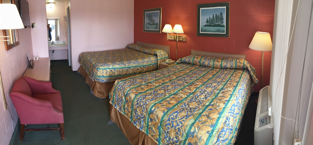 Standard Room, 2 Queen Beds, Smoking photo 3