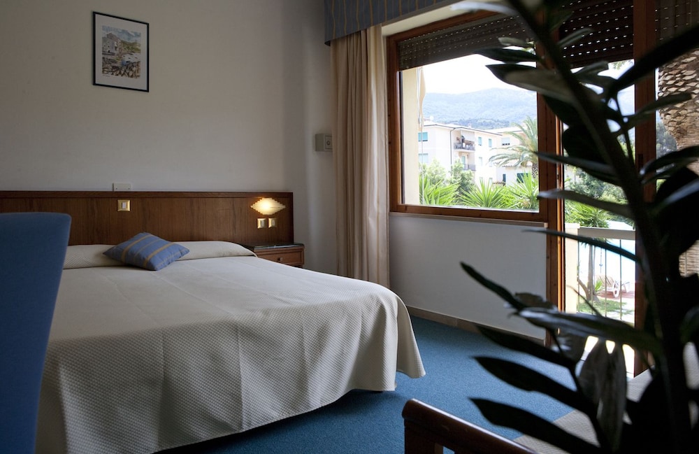 Economy Double Room photo 1