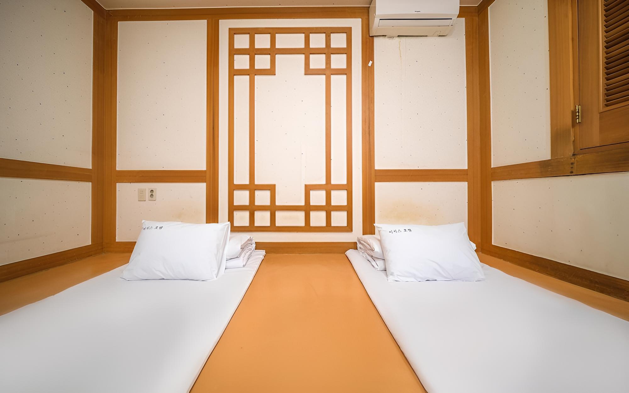 Room (Standard room - Ondol (additional on-) - Photo 1