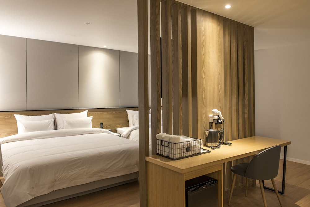Superior Room, Non Smoking, City View