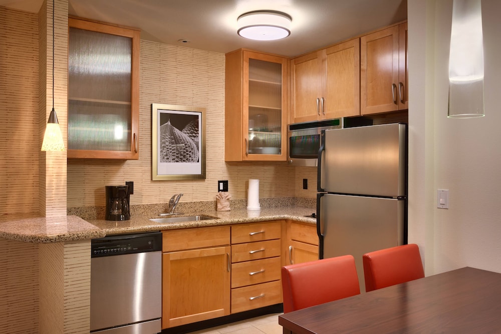 Suite, 1 Bedroom - Photo 6