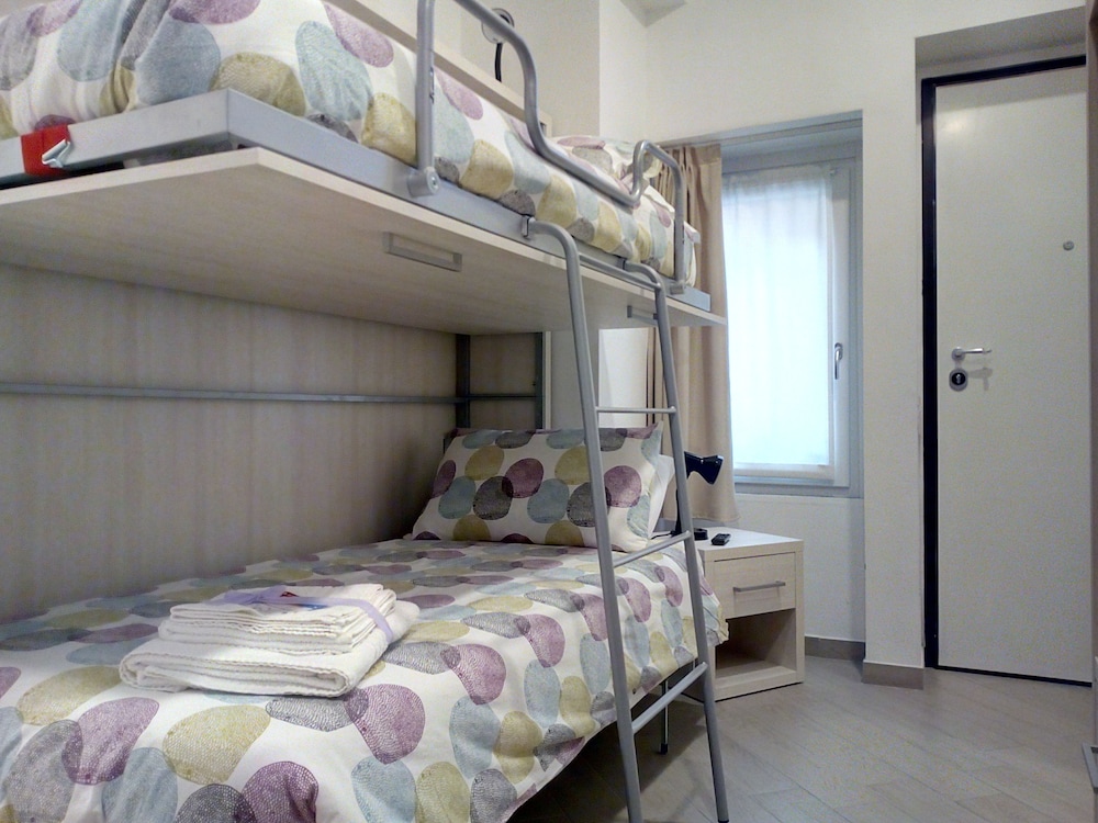 Deluxe Quadruple Room photo 2