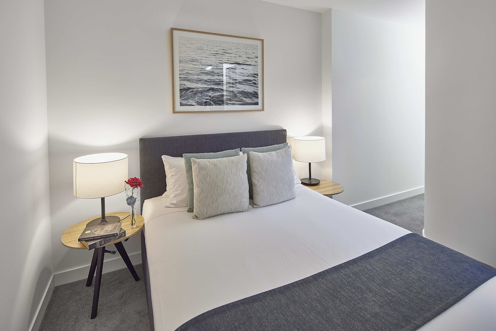 Deluxe Apartment, 1 Bedroom (Weekly Housekeeping) - Photo 1