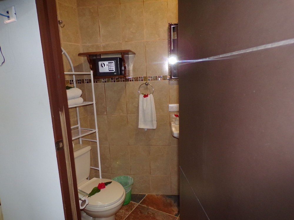 Basic Room, 1 Double Bed, Kitchenette photo 3