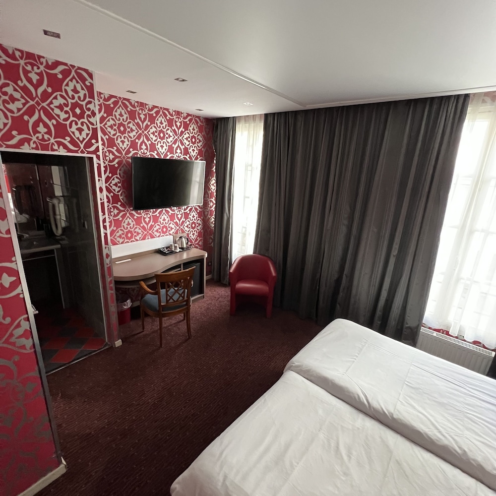 Standard Twin Room, 2 Twin Beds photo 3
