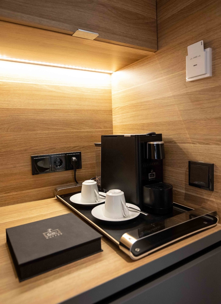 Basic Room thumbnail 6