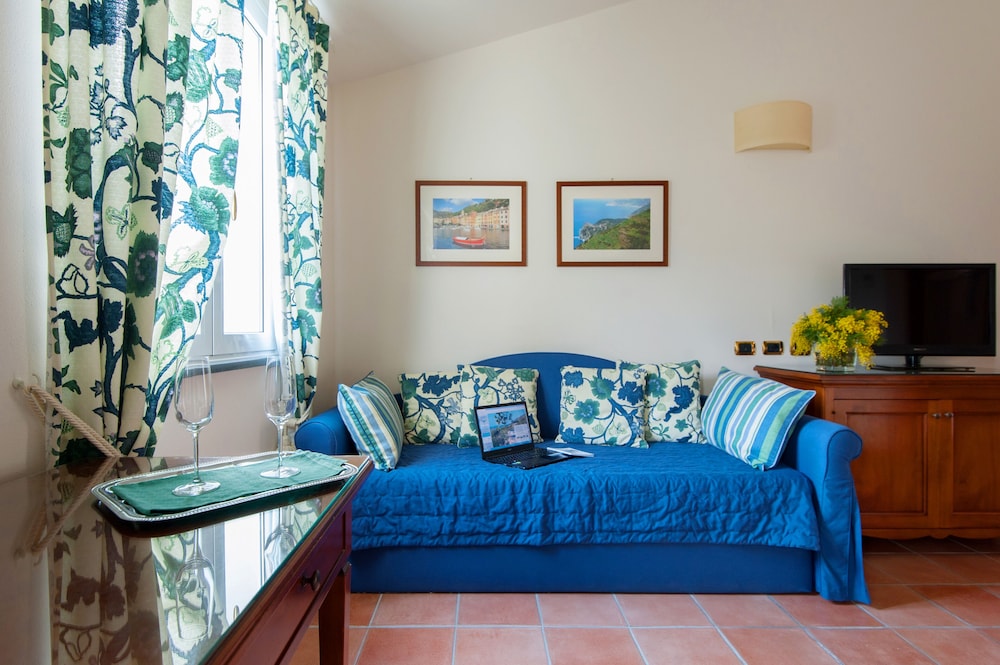 Superior Double Room, Hill View - Photo 5