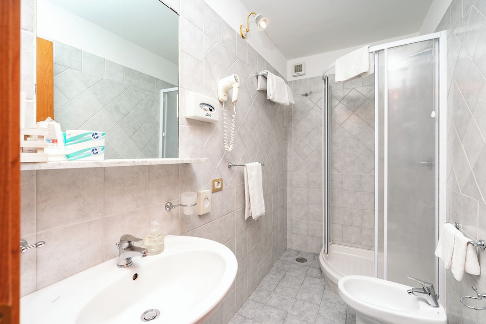 Junior Studio Suite - Photo 12