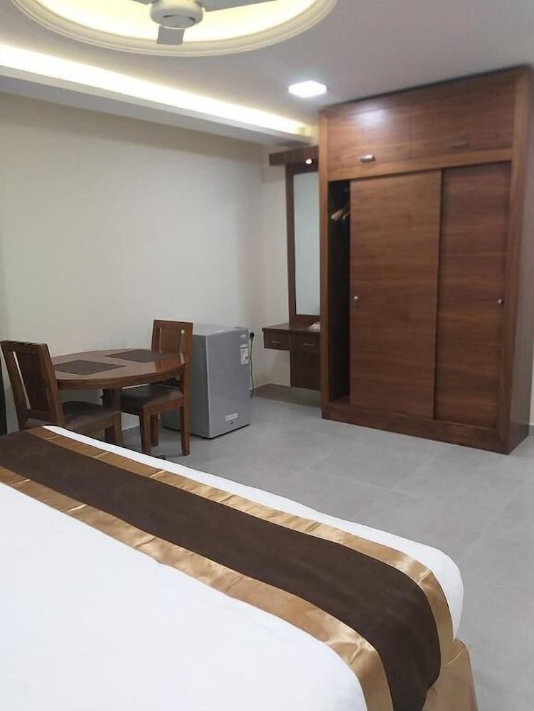 Deluxe Room - Photo 3