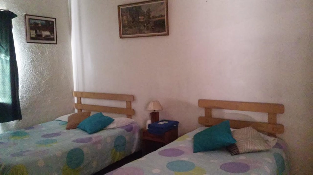 Triple Room, Multiple Beds, Non Smoking photo 2