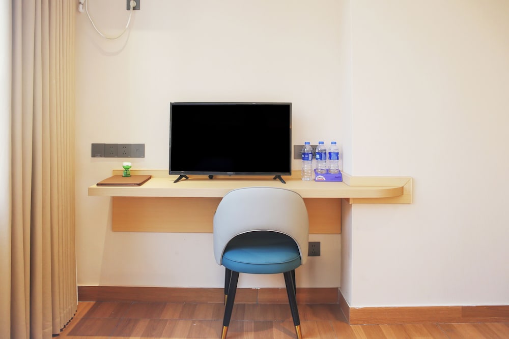 Family Room - Photo 4