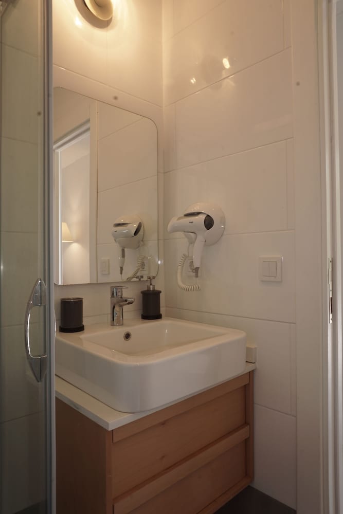 Family Suite, 1 Bedroom, Kitchenette, Courtyard View photo 2